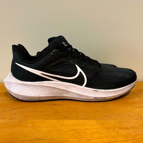 NIKE Air Zoom Pegasus 39 Road Running Men’s 9 Black White Shoes Sneakers - Picture 4 of 14